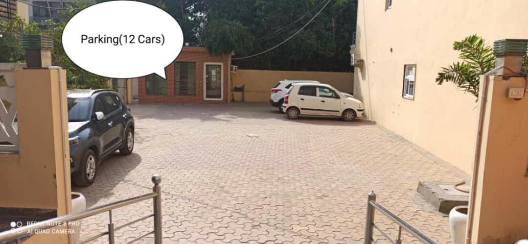 Oyo 74401 Aster Garden Suites Delhi  Exterior foto